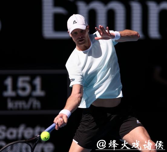 阿尔卡拉斯3-0战胜汉夫曼 晋级澳网男单第三轮